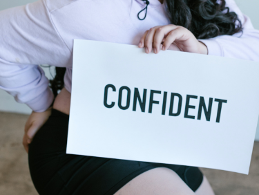 Confidence Coach Bianca geeft je een paar handige tip om je zelfvertrouwen te boosten!