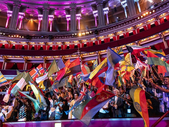 One Young World zoekt acht ambitieuze Rotterdammers!