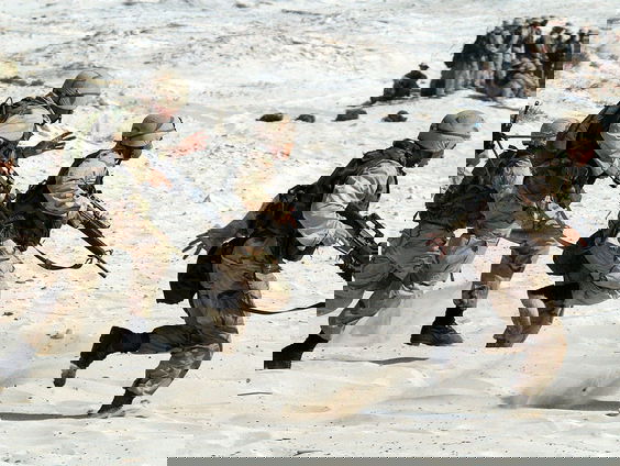 Report Camille: Vecht je liever voor je eigen land of ga je liever de gevangenis in?