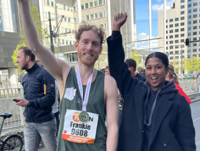 Report Gabriella: Rotterdamse Frankie liep binnen 3 uur en 19 minuten de NN Marathon in Rotterdam