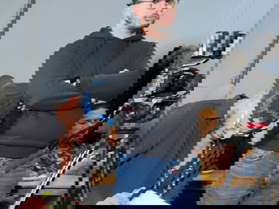 Met zijn eigen edit/film bedrijf maakt Nourdin (25) filmpjes voor bekend Nederland.