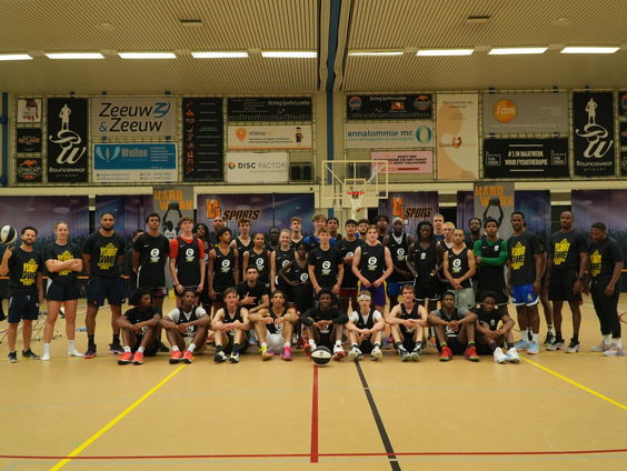 Reporter Camille is live bij Charlon Kloof Camps in Utrecht!