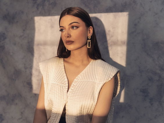 Artist of the Month Caitlin Lewis represent Soest!