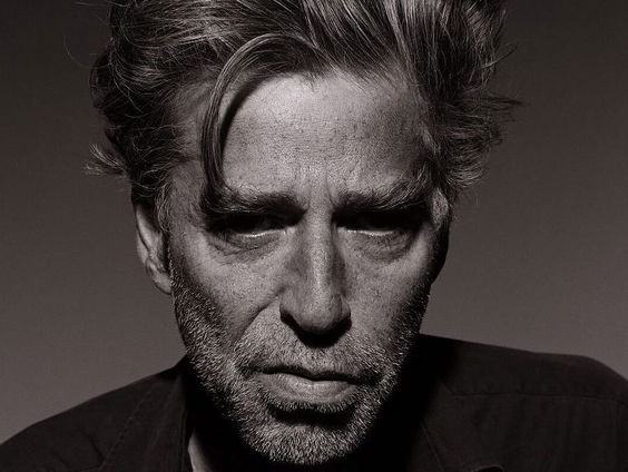 Jeanne van WIES over Maarten van Roozendaal's Mooi