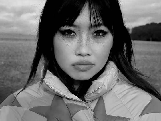 Beabadoobee over haar nieuwe liedje "Talk": "Je moet het leven niet te serieus nemen"