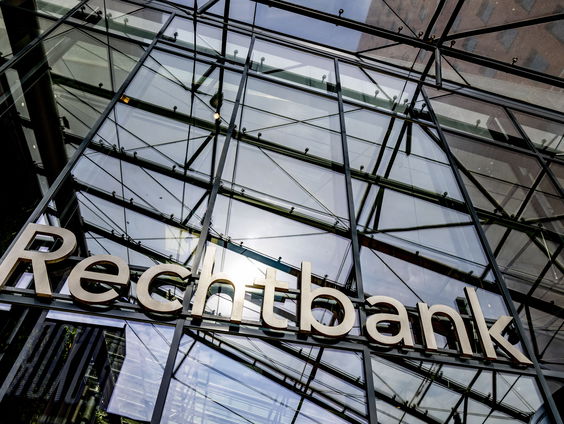 30 maart: Door slecht werkende meldpunten zijn politici kwetsbaar