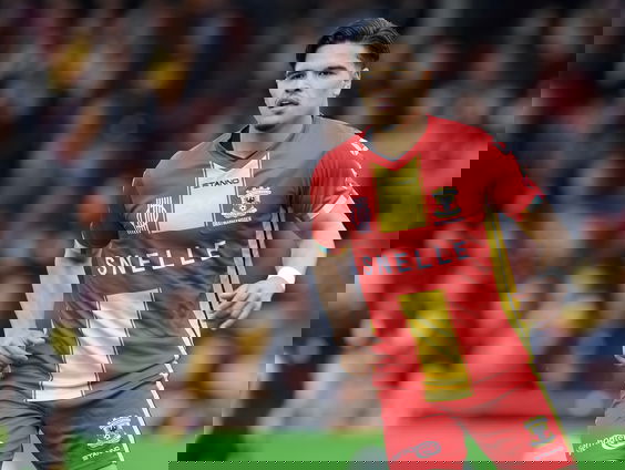 Snelle, van bekende zanger naar shirtsponsor van Go Ahead Eagles: 'Lachen he!'