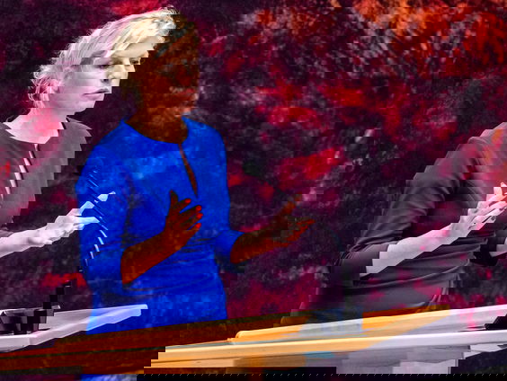 Attje Kuiken (PvdA) over te duur medicijn taaislijmziekte