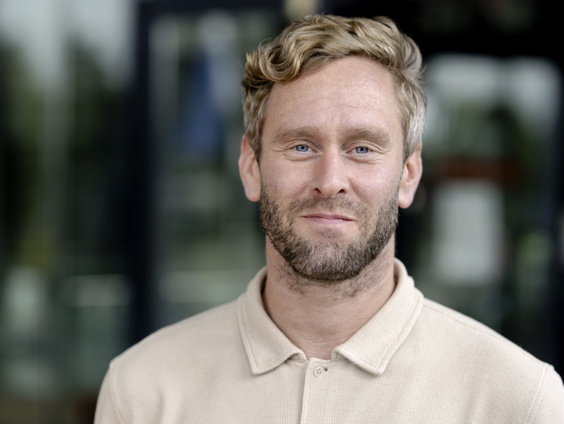 Tim den Besten openhartig over uitspraken Pride: 'Over het liedje schaam ik me kapot, maar de rest heb ik ...