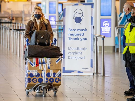 "Het is onverstandig om de grenzen open te stellen voor toeristen"