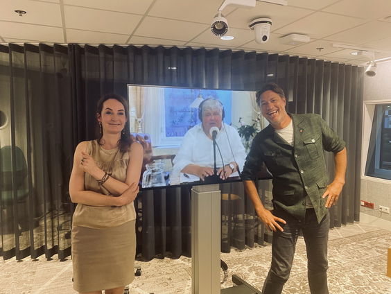 Het Nieuwsforum met Sander de Kramer, Esther van Fenema en Ton Elias