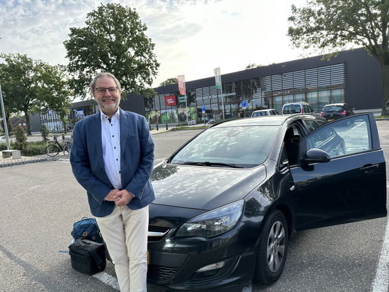 Het Uitzendbureau: Waarom zou je nog een benzineauto aanschaffen?