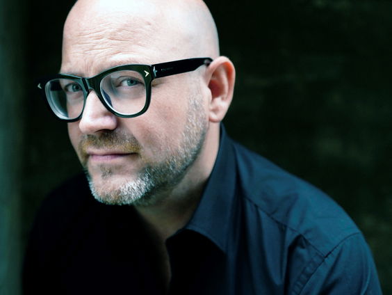 Kunststof - Jasper Staps, saxofonist & orkestleider