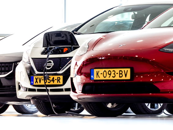 Kabinet trekt 600 miljoen subsidie uit voor elektrische auto's