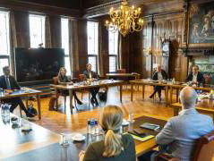 Sophie Hermans (VVD) en Carola Schouten (CU) over regeerakkoord