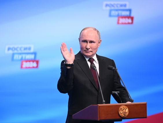 Poetin blijft president na onvrije verkiezingen