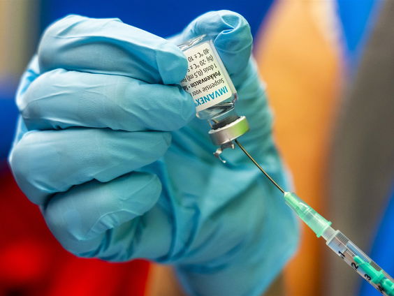 Klimaatontkenners en vaccinweigeraars, immuun voor feiten?