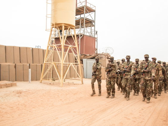 Konvooi Malinese leger en Wagner Groep op weg naar rebellengebied