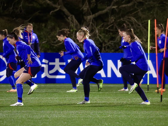 Waarom zijn er zoveel Amerikanen in Wellington voor de wedstrijd tegen Nederland?