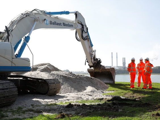 Tunnel moet A20 en A15 verbinden