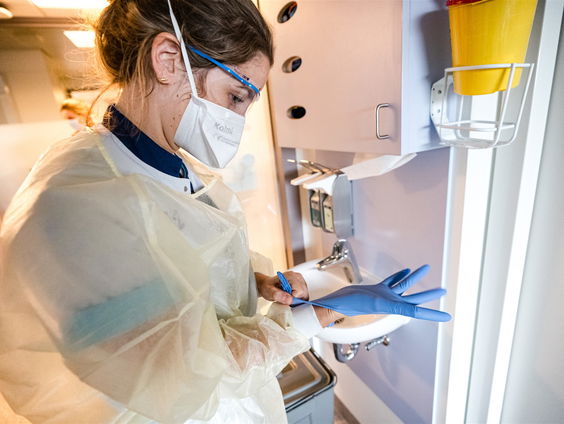 Brabantse ziekenhuizen vragen besmet personeel tóch te komen werken