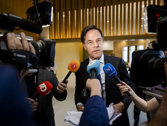 Kamerdebat met premier over weggegooide sms'jes