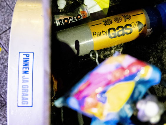 'Zamel lachgascilinders apart in bij milieustraat'