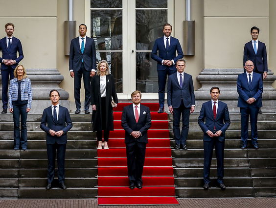 Schrijvers vormen het literaire schaduwkabinet