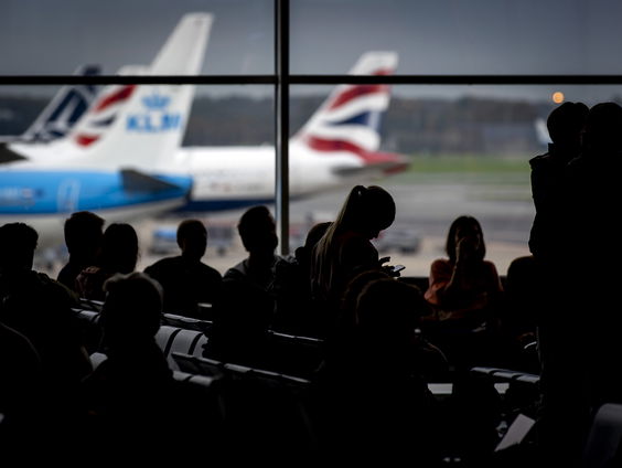 Gezichtsherkenning bij paspoortcontrole Schiphol: oplossing of onveilige ontwikkeling?