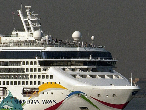 Mogelijk cholera-uitbraak op cruiseschip bij Mauritius, 3000 mensen vast op schip