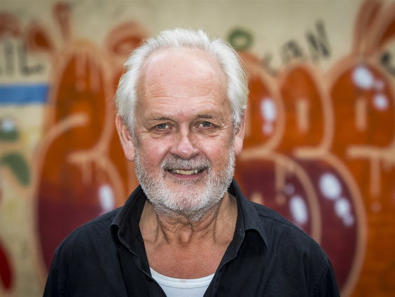 Acteur en cabaretier Pepijn Schoneveld eert zijn overleden vriend Gijs de Lange