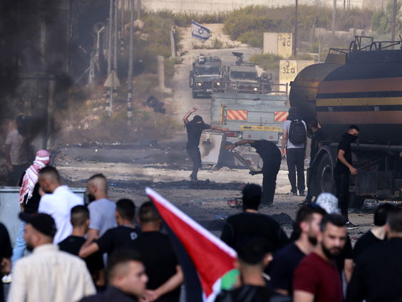 Een militaire inval van Israël in Gaza: gerechtvaardigd of onverantwoord?