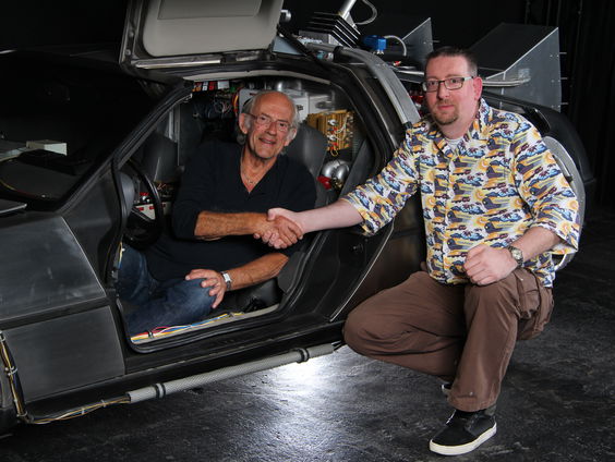 Fotoserie over verzamelaars: Niels heeft een museum in huis over Back to the Future