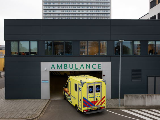 Moeten coronapatiënten nog wel voorrang krijgen?