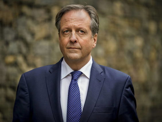 Kamerleden moeten zich beter informeren volgens CBR- directeur Alexander Pechtold