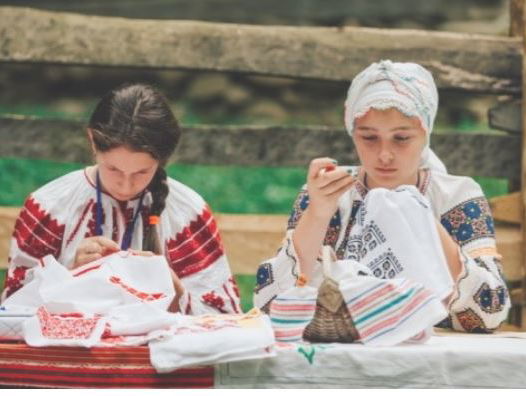 Roemeense geborduurde blouse werelderfgoed