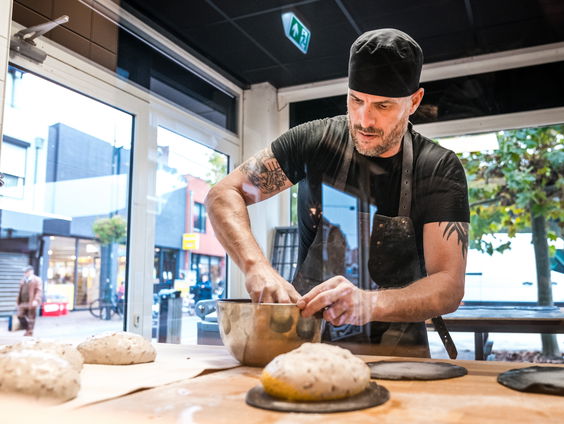 Bakkers voeren actie tegen hoge energieprijzen: ‘Ongeveer de helft dreigt om te vallen’