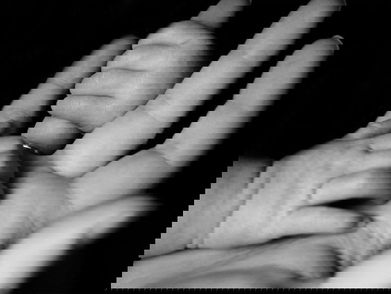 Afstandsmoeder in beroep: 'Staat alsnog verantwoordelijk voor gedwongen adoptie'