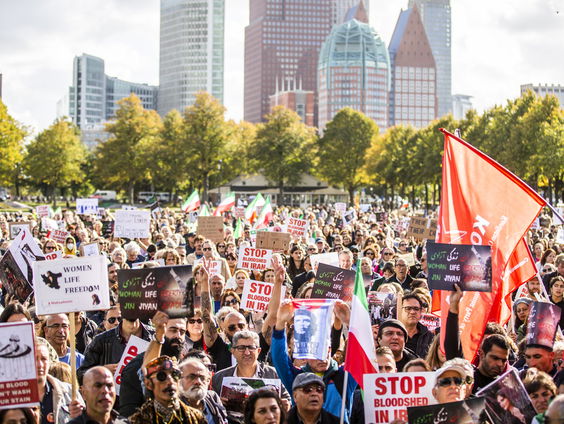Iraanse Nederlanders zeggen door Iraanse autoriteiten in de gaten gehouden te worden