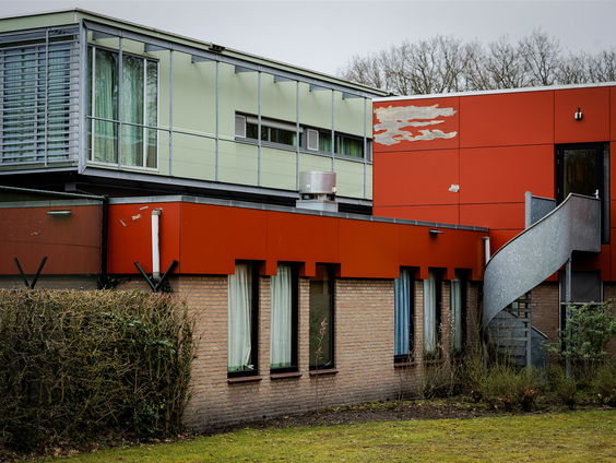 Pak die charmante, bedrieglijke vrouw eens aan!