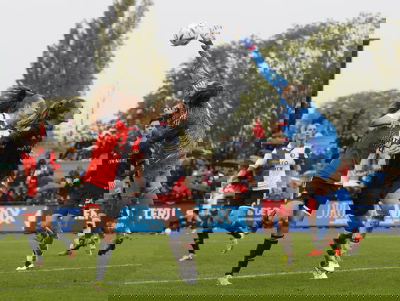 De Klassieker in het vrouwenvoetbal voor het eerst in de Johan Cruijf Arena