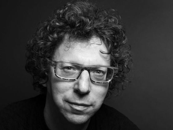 Arnon Grunberg schreef 'De Vluchteling, de grenswacht en de rijke Jood'