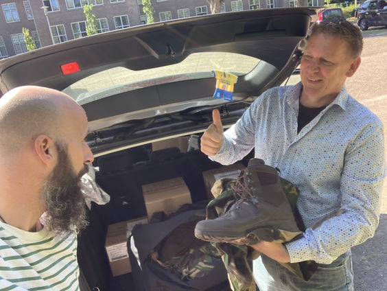 Het uitzendbureau: "Zijn er wel genoeg spullen voor dienstplichtigen?"