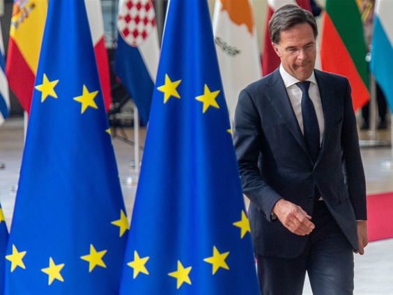 Brussel of Nederland, wie heeft de macht?