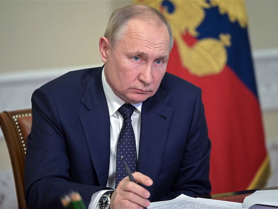 Stand.nl: 'Het Westen moet Poetin enigszins tegemoet komen'