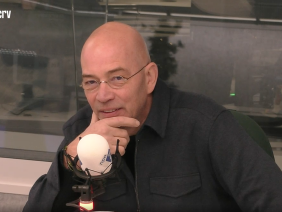 De kussens van 2023: Tommy Wieringa over Nescio