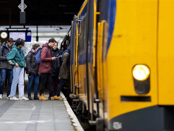 Stand.nl: Reizen met de trein moet weer aantrekkelijk worden