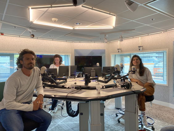 Hanna van Vliet en Bram Schouw over de nieuwe dramaserie De Droom van de Jeugd (KRO-NCRV)