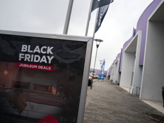Consumenten kopen op dagen voor Black Friday meer dan een jaar geleden