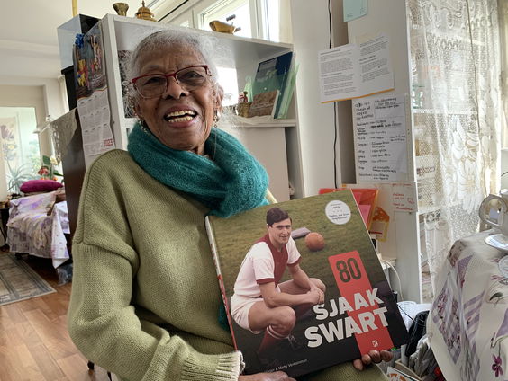 Oudste Ajax-fan tante Es (108): 'Het komt goed'